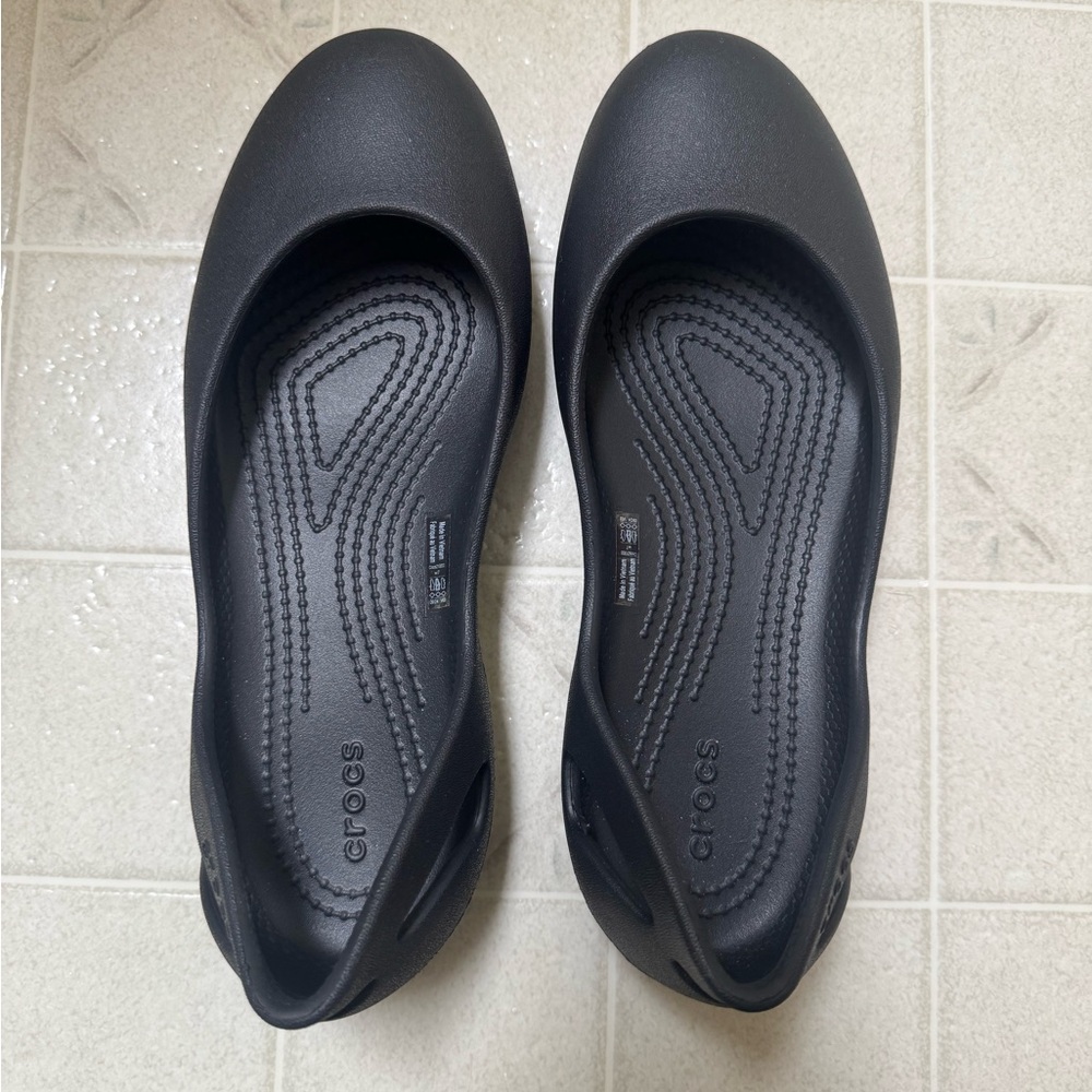CROCS Women's Black Slip-On Ballet Flats — Lightweight Comfort
